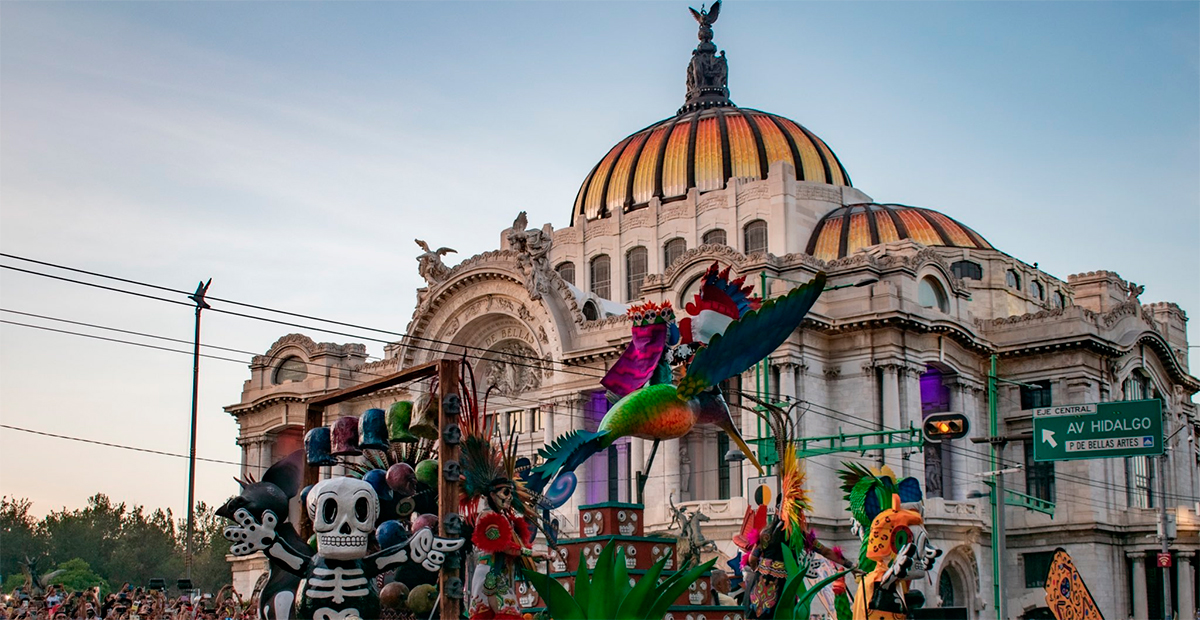 Desfile de día de Muertos en la Ciudad de México Atrae a un millón 250 personas