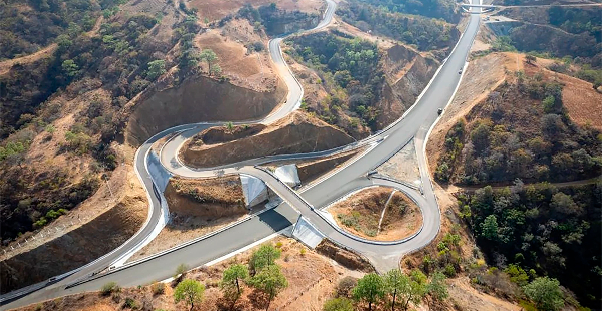 Inaugura el presidente López Obrador autopista Oaxaca-Puerto Escondido