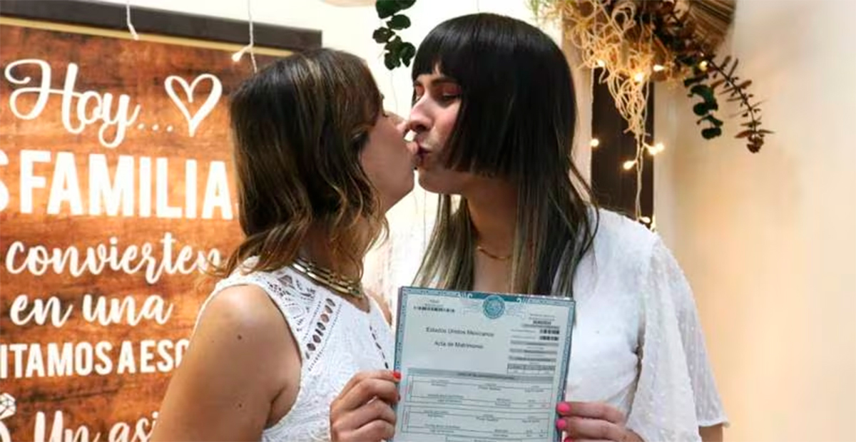 Celebran primer matrimonio de mujeres trans en Baja California