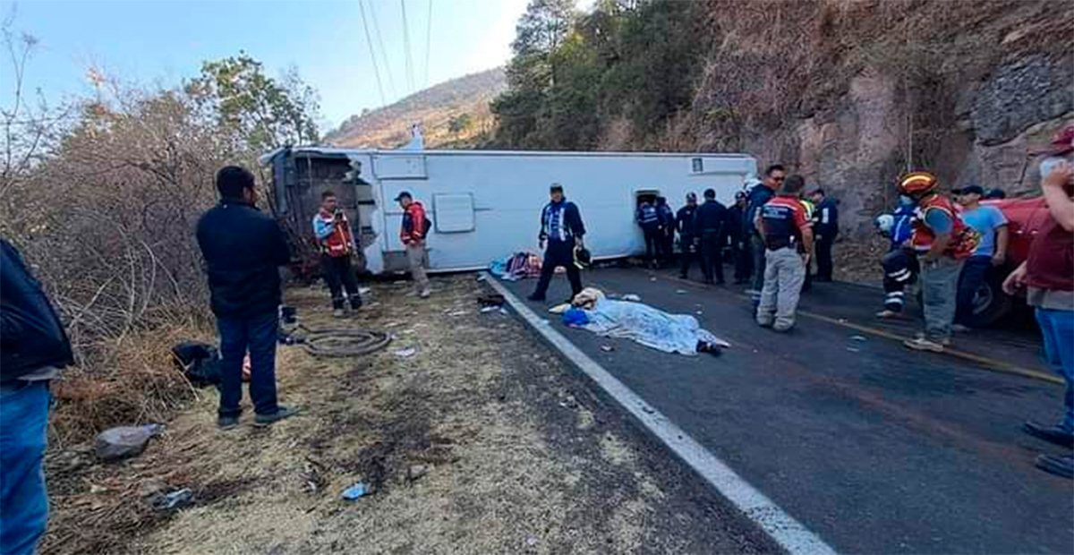 Fatal accidente en carretera Capulín-Chalma deja al menos 14 muertos y 31 heridos guanajuatenses