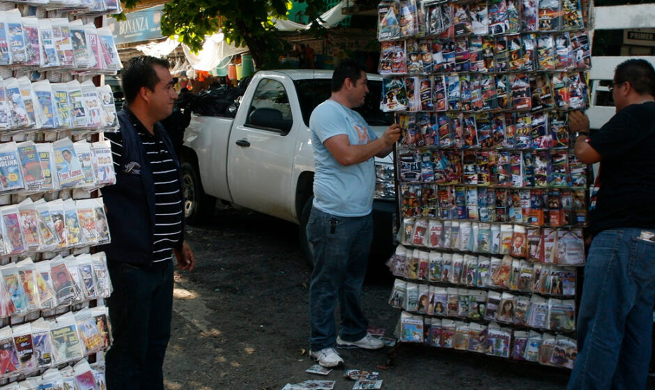 Señala EU tres tianguis mexicanos como centros de piratería