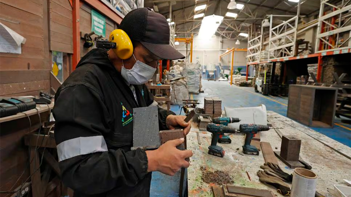 La OCDE alerta sobre jornadas laborales en México: mexicanos laboran hasta 56 horas por semana