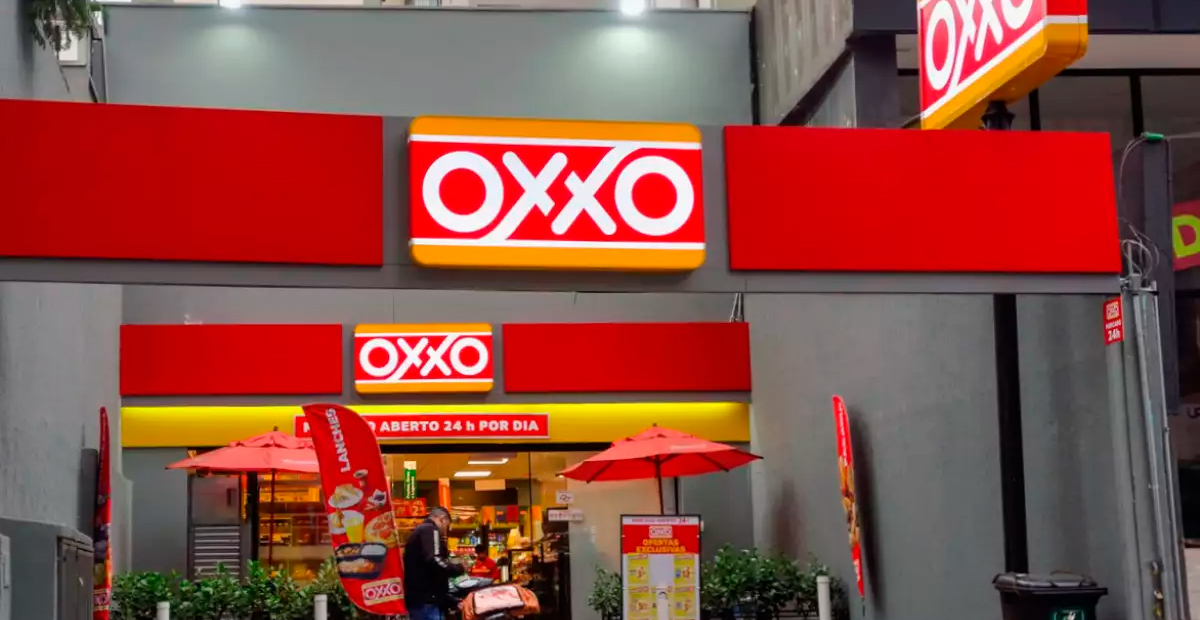 Activistas denuncian riesgos para la salud por expansión de tiendas OXXO en México