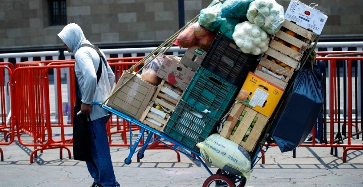 El 35 % de la población en México vive en pobreza laboral, según informe