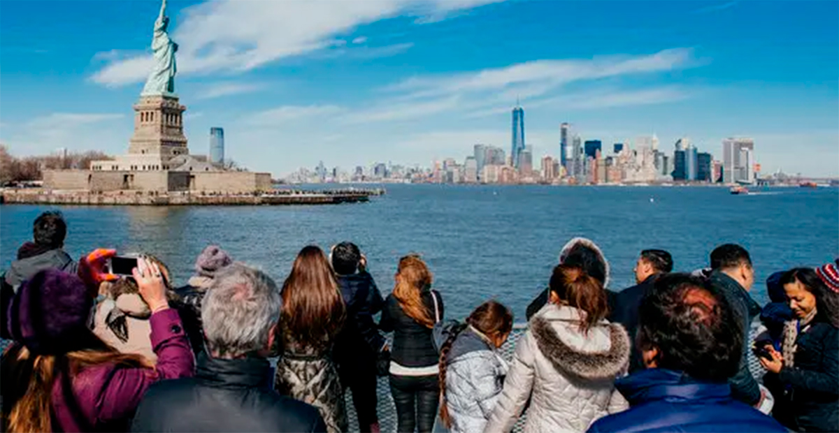 Turistas latinos dejarán una derrama de 165 mdd en Estados Unidos en 2025