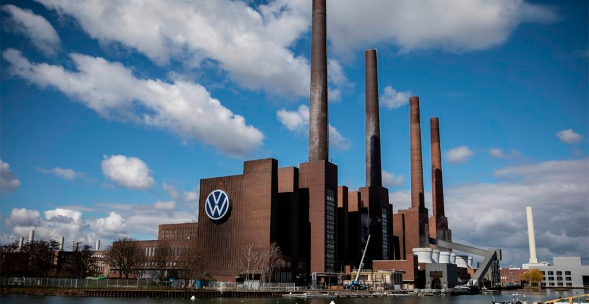 Amenaza Volkswagen con cerrar tres plantas armadoras