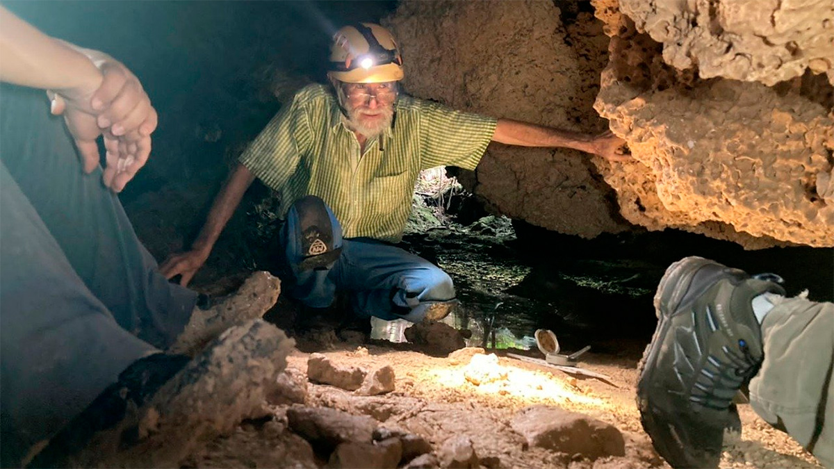 Descubren olla prehispánica en cueva maya de Playa del Carmen