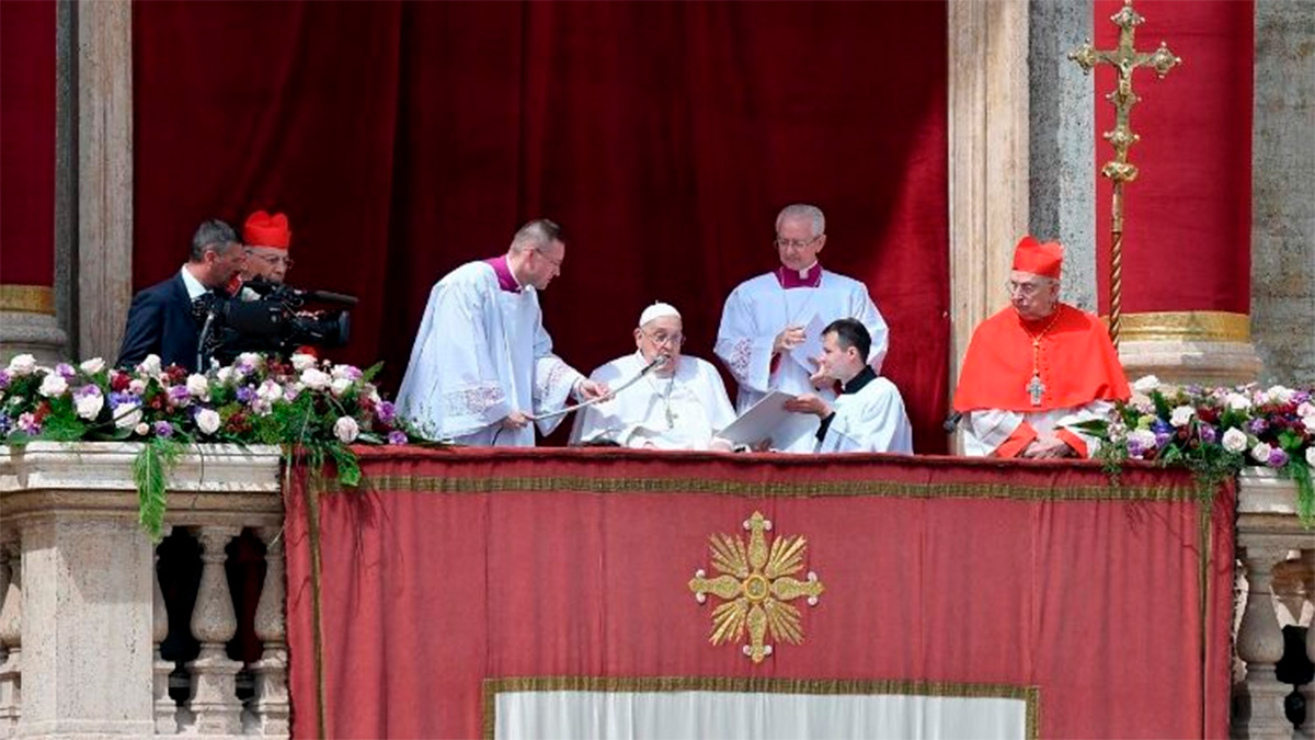 Papa Francisco reaparece en Pascua y lanza mensaje de paz tras superar grave neumonía