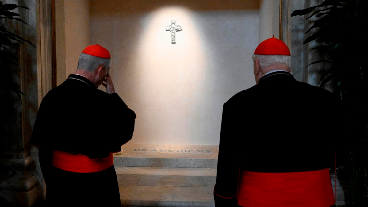 Emotiva despedida: el papa Francisco viaja en papamóvil hacia su descanso final
