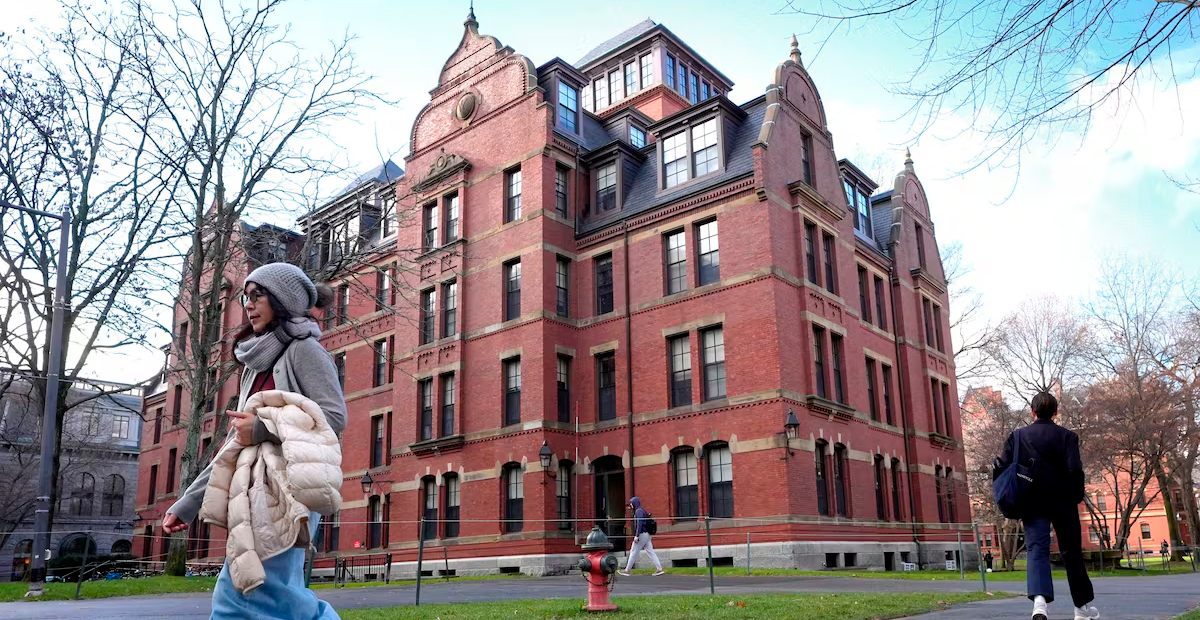 Harvard vence a Trump en tribunales: revocan prohibición a estudiantes extranjeros