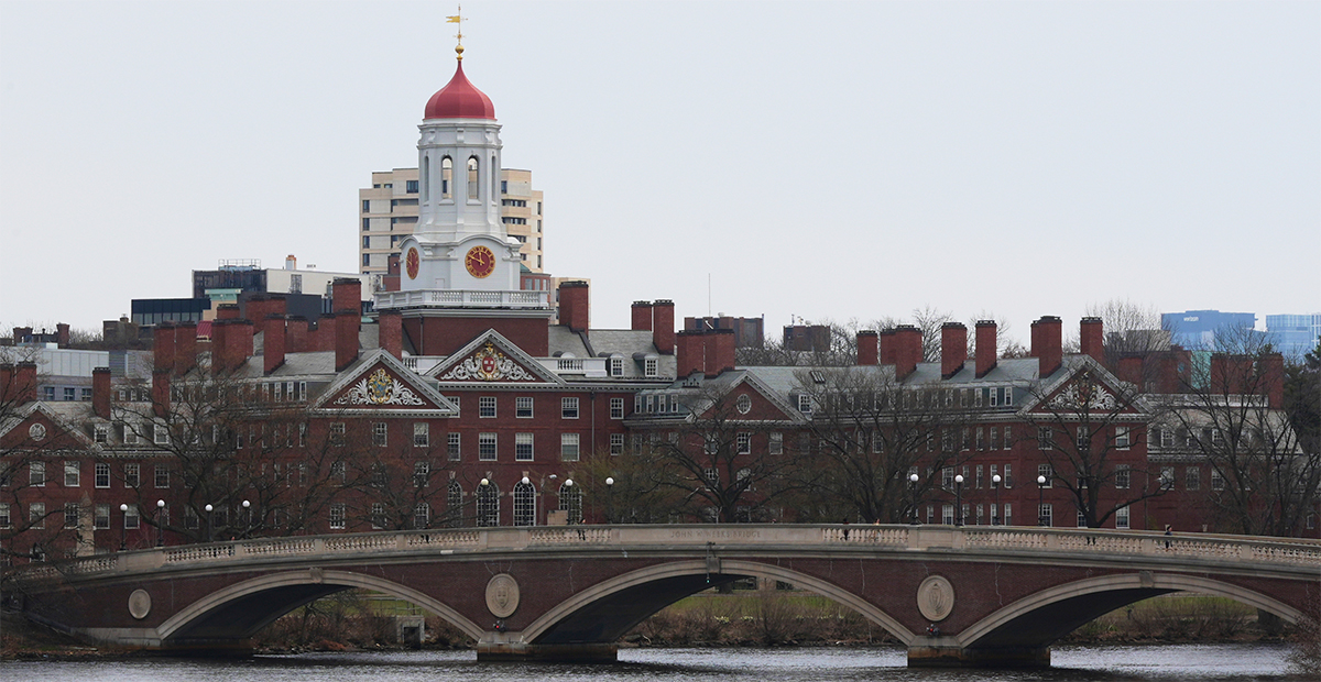 Trump revoca a Harvard el permiso para admitir estudiantes extranjeros