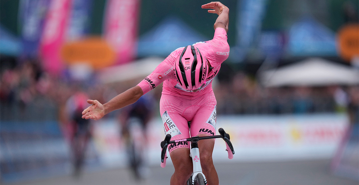Isaac del Toro conquista el Mortirolo y defiende la maglia rosa en el Giro de Italia