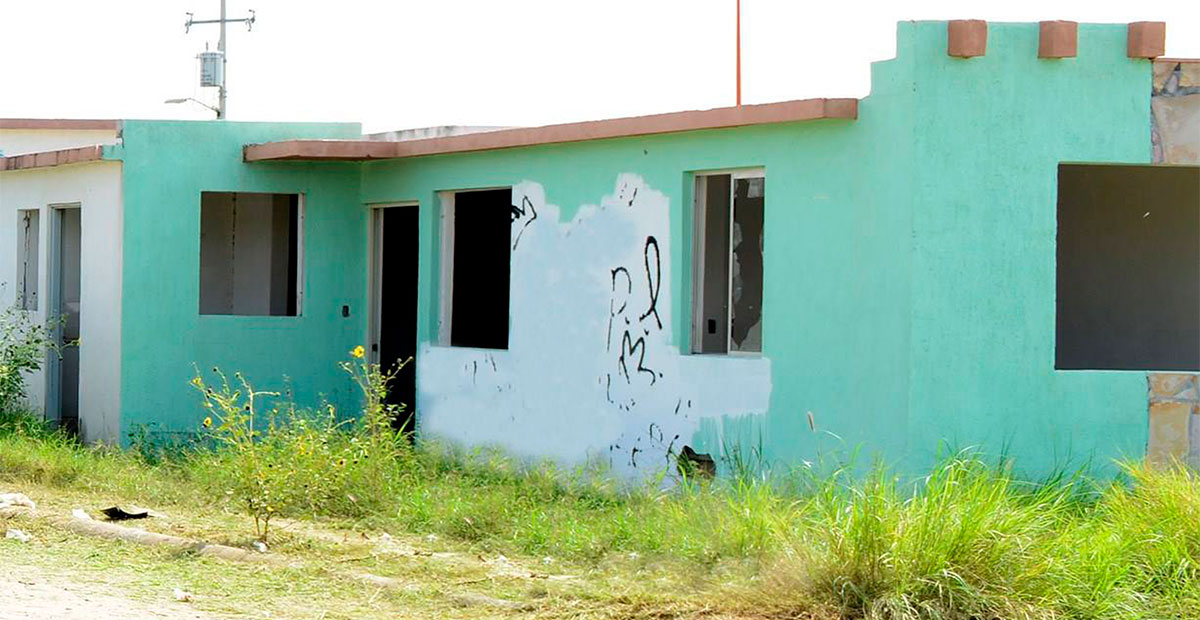 Infonavit no desalojará a ocupantes irregulares y les ofrecerá regularizar su vivienda