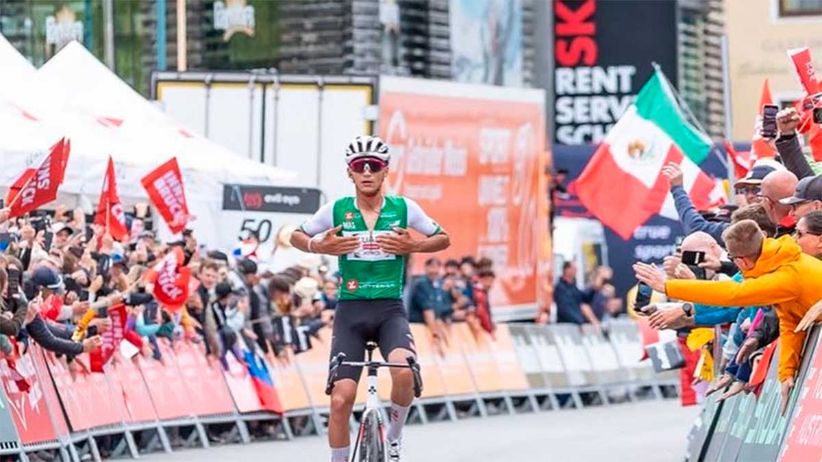 Mexicano Isaac del Toro deja ganar a su compañero en carrera de España