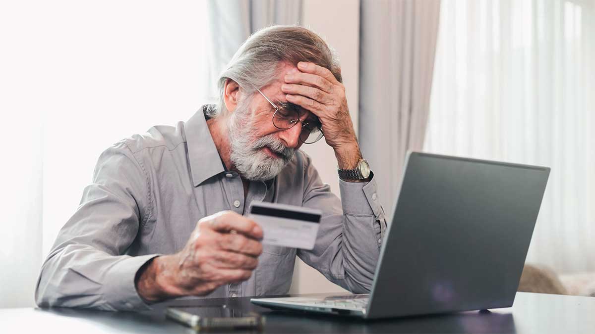 Alertan por alza de ciberestafas contra adultos mayores en México