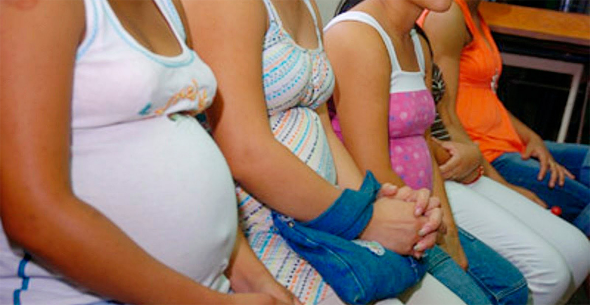 Cada día, 22 niñas se convierten en madres en México