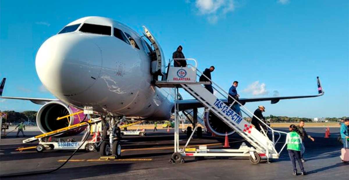 Caída en llegada de turistas internacionales vía aérea pone en riesgo ingresos del sector turístico en México
