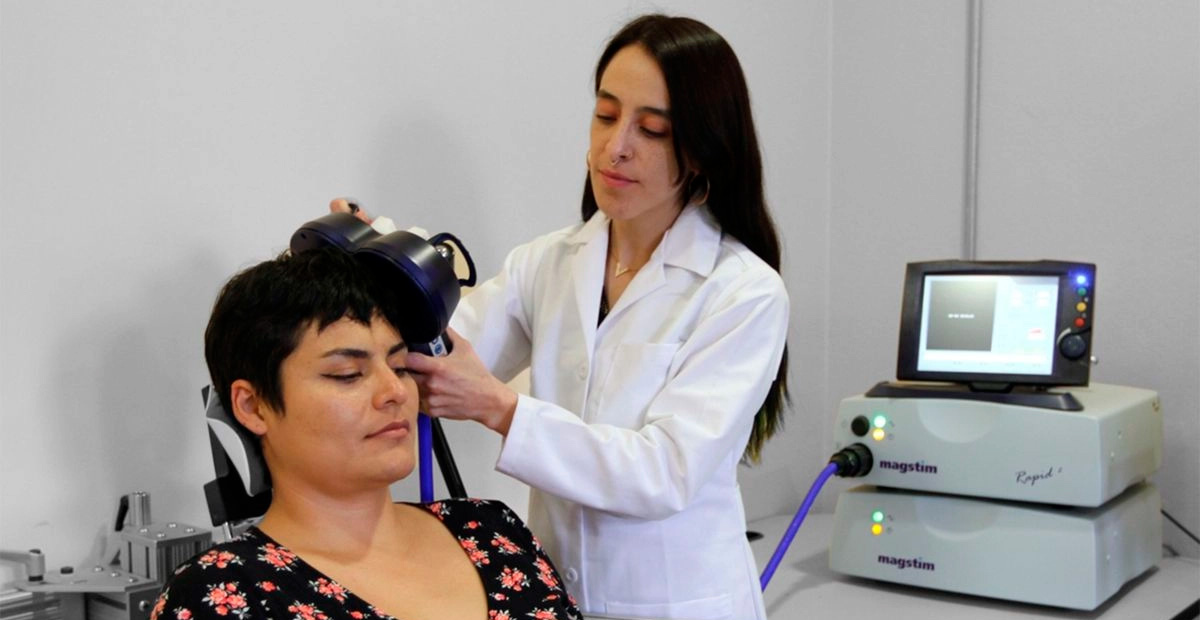 UNAM aplica técnica pionera para tratar adicciones con estimulación magnética cerebral