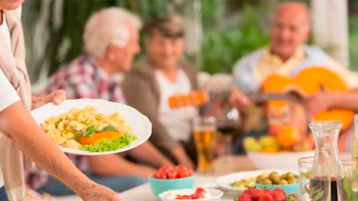 Una dieta equilibrada puede transformar la vida en la tercera edad, según estudio