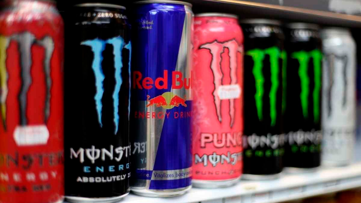 Diputados aprueban prohibición de venta de bebidas energéticas a menores de edad en México