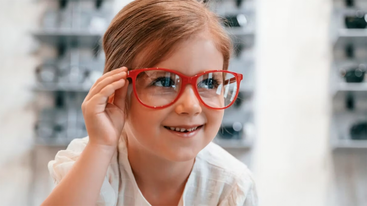 FDA aprueba lentes Essilor Stellest para frenar la progresión de la miopía en niños