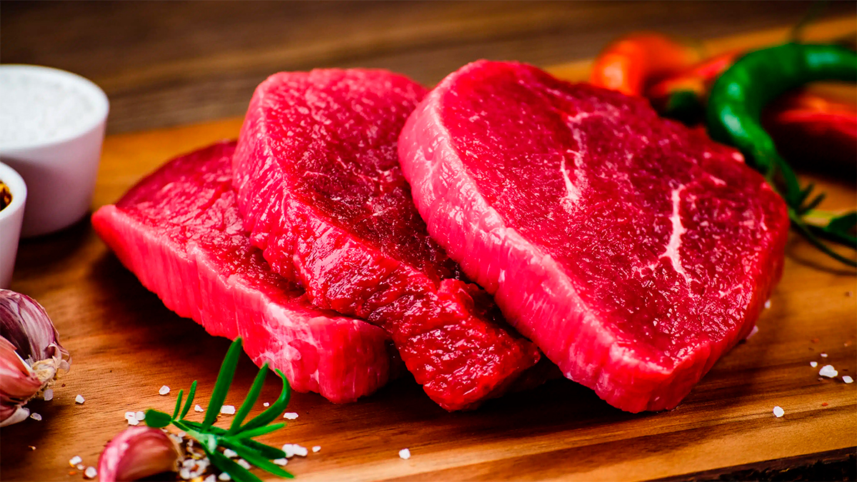 Comer menos carne roja: la clave para cuidar tu salud y el planeta