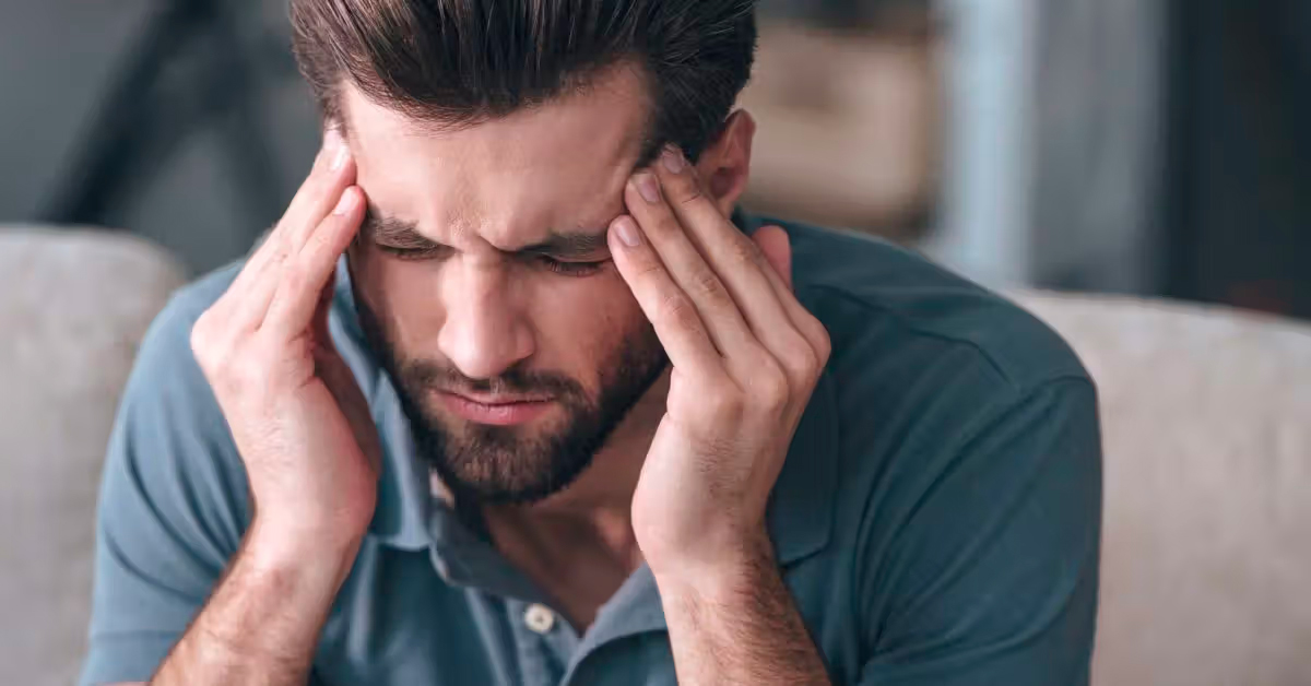 Automedicación contra el dolor de cabeza puede detonar migraña crónica, advierten especialistas