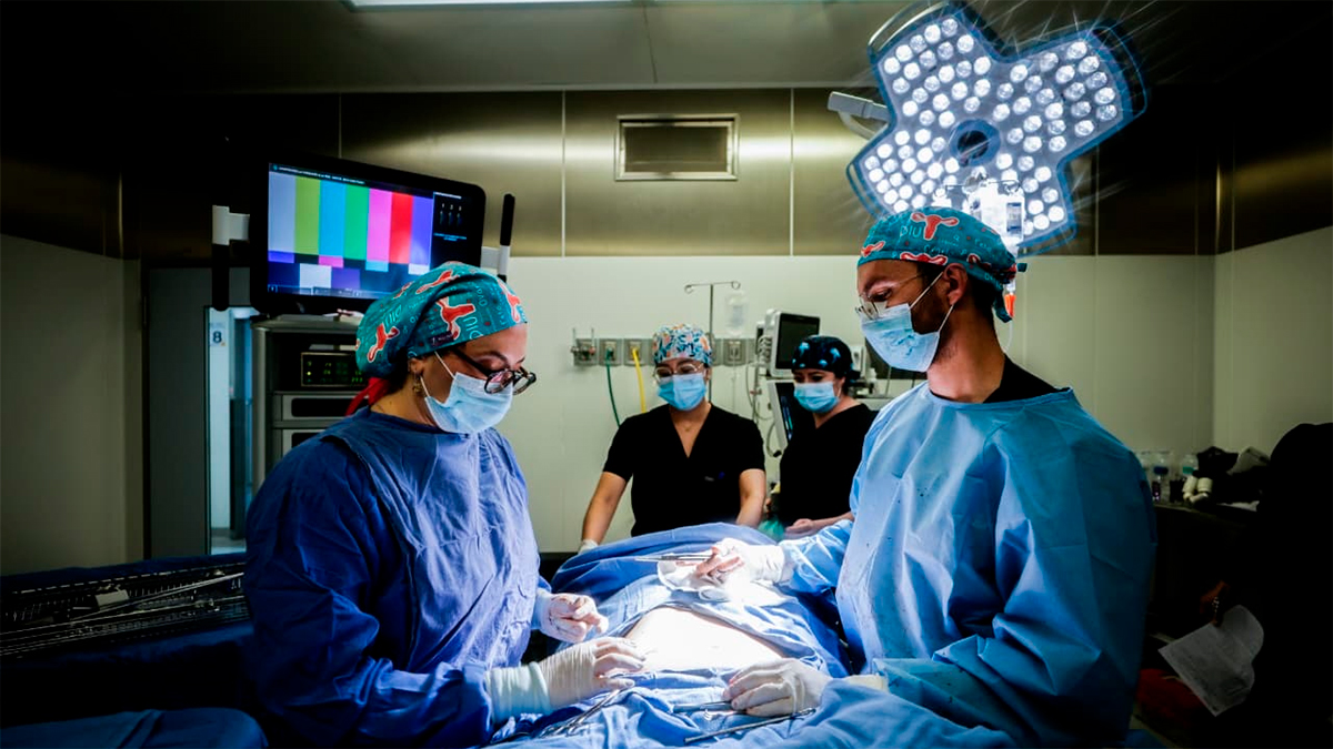 Primera cirugía robótica en el Hospital del ISSSTE fue dirigida por una mujer