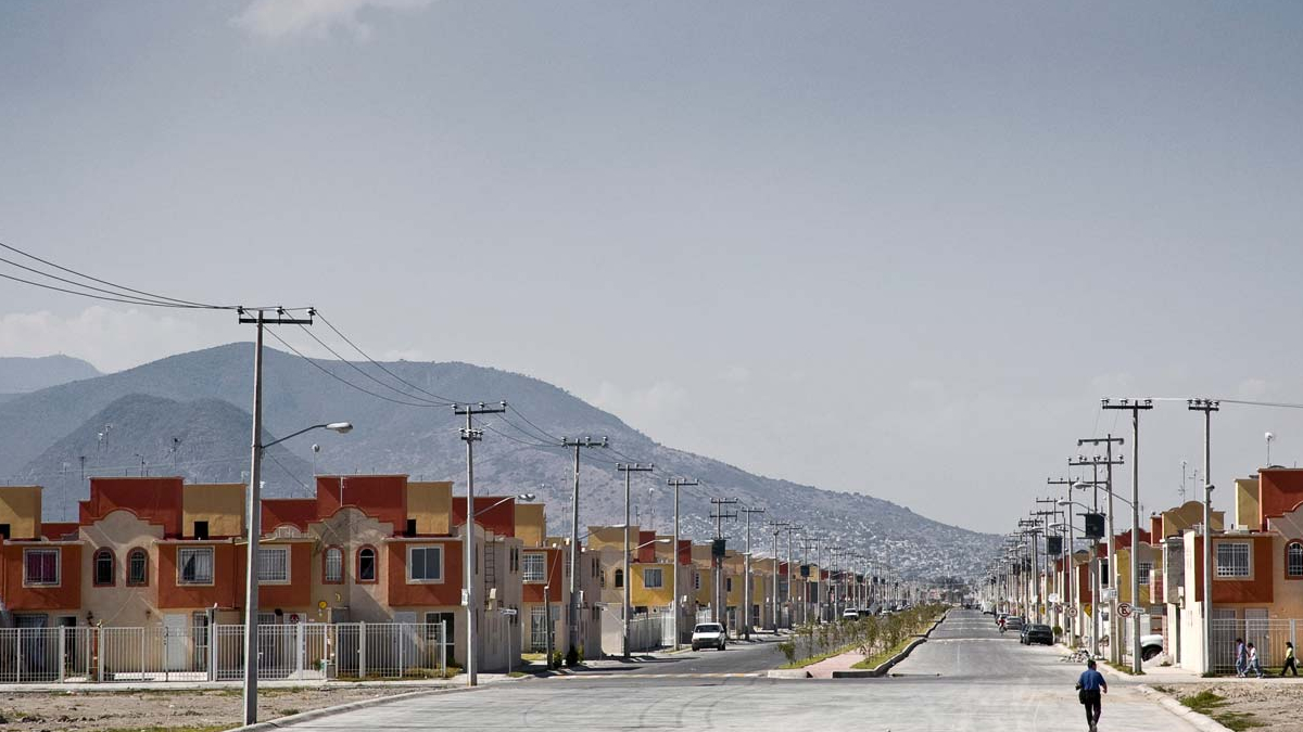 Gobierno reporta avance en metas de vivienda 2025 y acelera reestructuración de créditos impagables