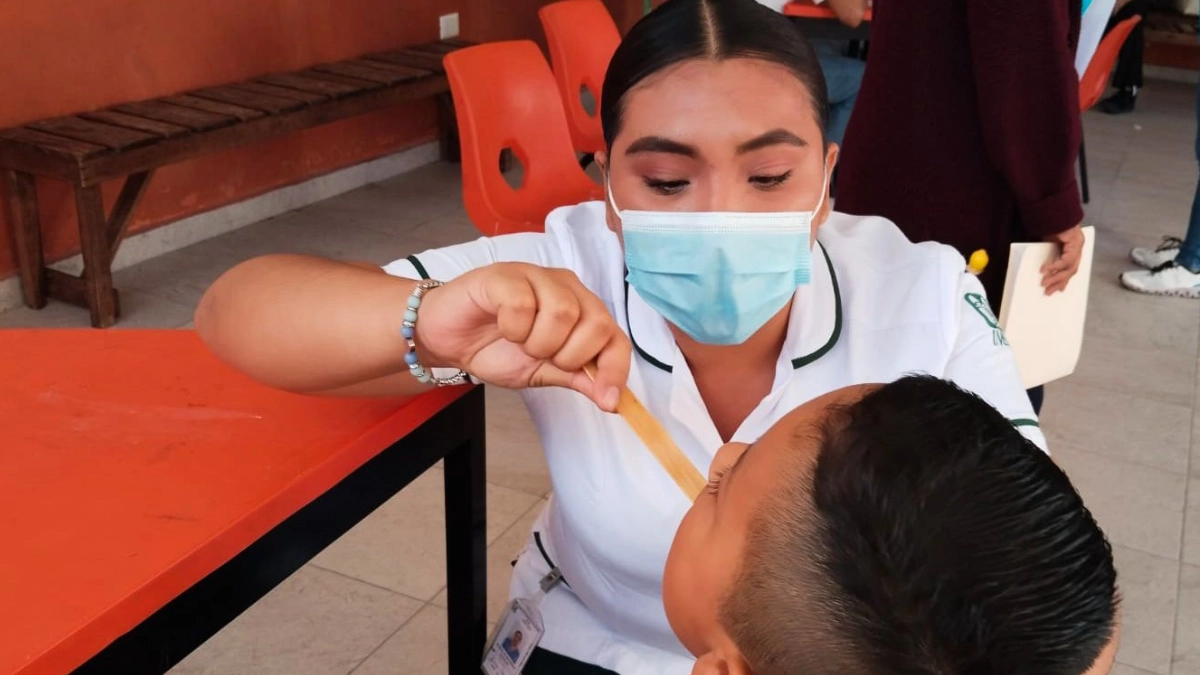 Casi 4 millones de estudiantes presentan problemas nutricionales; SEP alerta baja atención médica