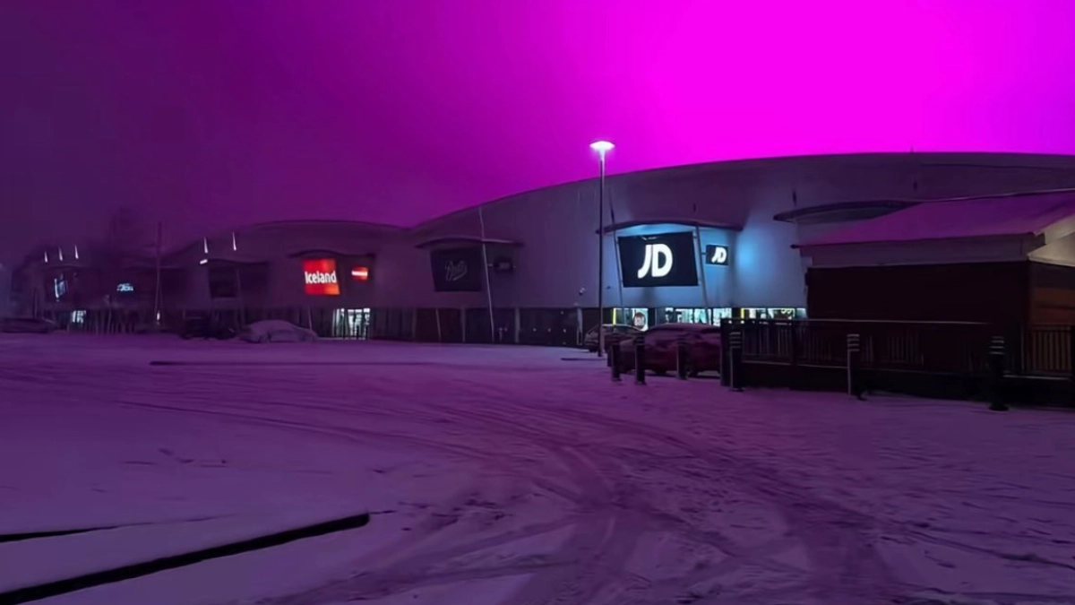 Una nevada tiñe de rosa el cielo y desata confusión en Reino Unido