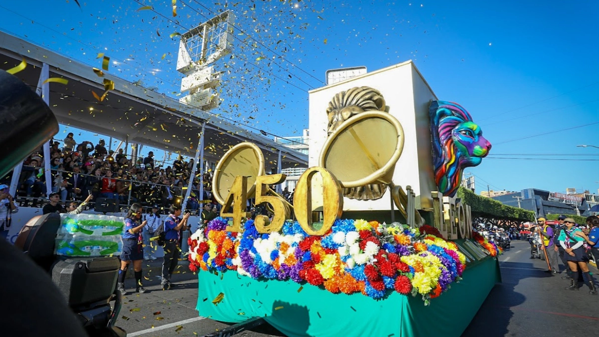 León celebra 450 años de historia con un desfile multitudinario lleno de identidad y orgullo