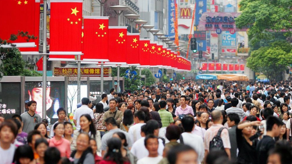 China reduce su población en 3.39 millones durante 2025 por desplome de natalidad