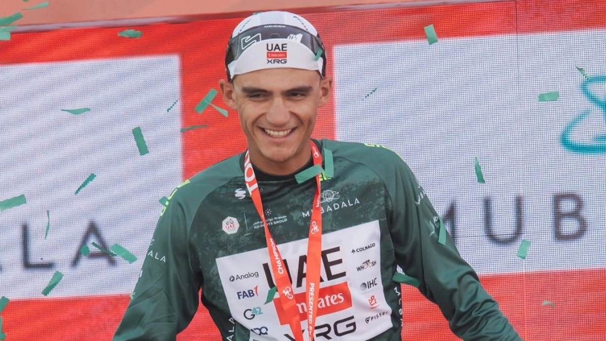 Isaac del Toro conquista el UAE Tour y se viste de líder tras un esprint magistral