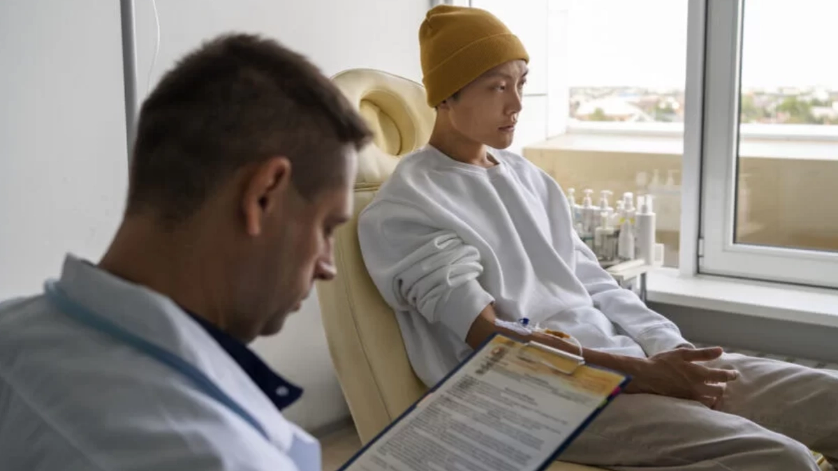 Aumentan casos de cáncer en jóvenes; especialistas apuntan al estilo de vida moderno