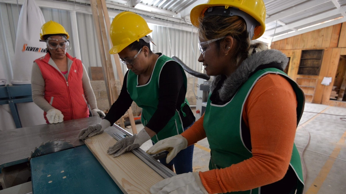 México pierde más de 8 mil empleos formales en enero, pese a récord histórico en afiliación al IMSS