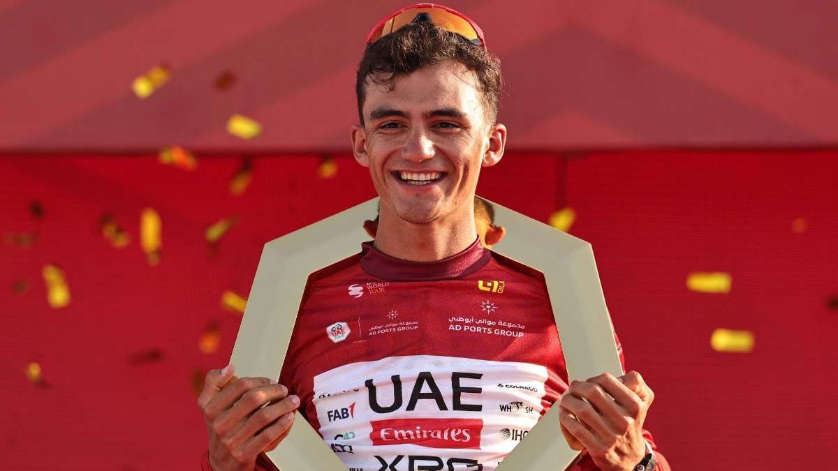 Isaac del Toro hace historia y conquista el Tour de los Emiratos Árabes Unidos
