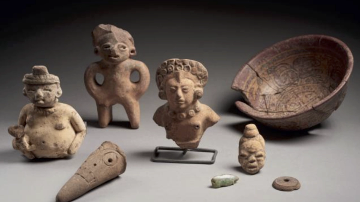 México exige detener subasta en Francia de piezas prehispánicas identificadas por el INAH