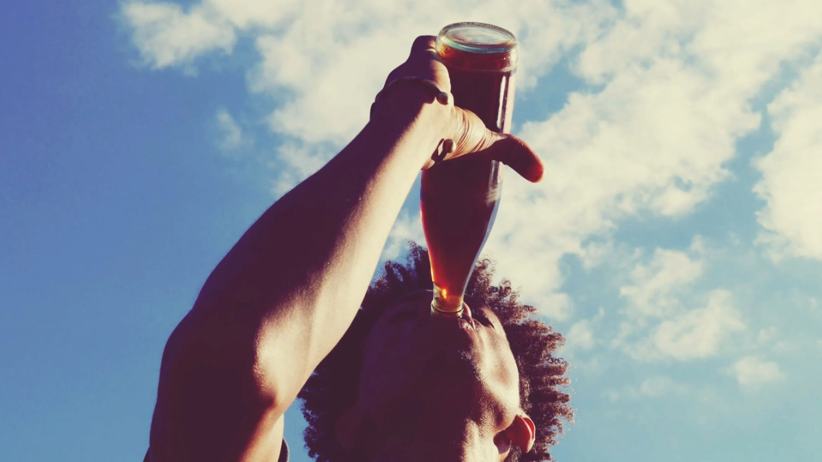 Expectativas influyen en el sabor: estudio revela que el cerebro puede alterar el placer de las bebidas dulces