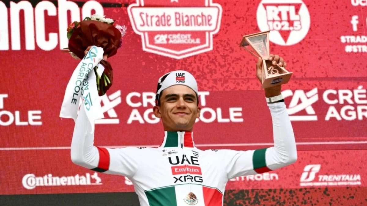 Isaac del Toro logra histórico podio en la Strade Bianche; Pogacar se queda con el triunfo