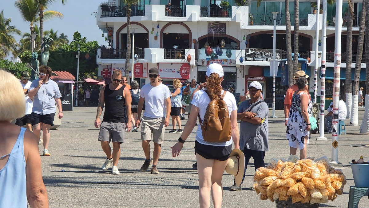 Puerto Vallarta retoma actividad turística tras una semana de violencia