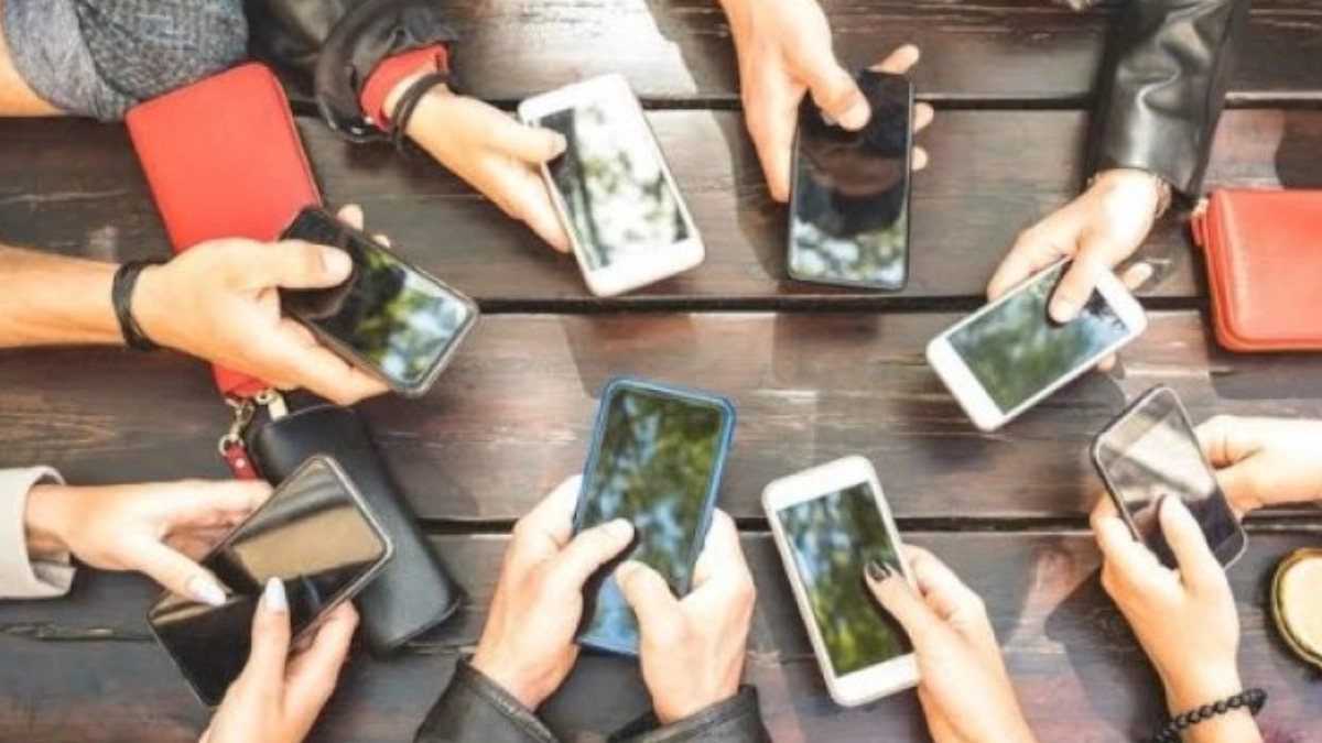 Gobiernos endurecen controles de edad para redes sociales ante riesgos para menores