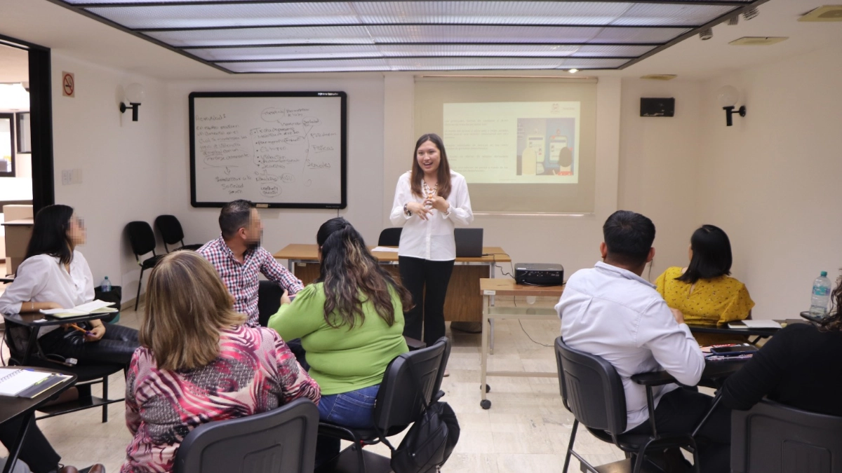 Violencia digital también golpea a docentes: estudio de la UNAM revela ciberacoso en aulas virtuales