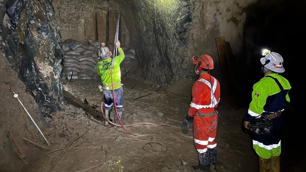 Intensifican labores de rescate en mina de Sinaloa; tres trabajadores siguen atrapados