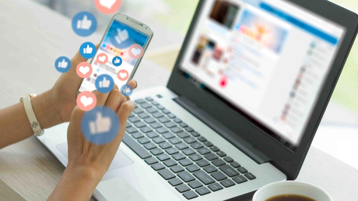 Alertan sobre publicidad encubierta dirigida a menores en redes sociales