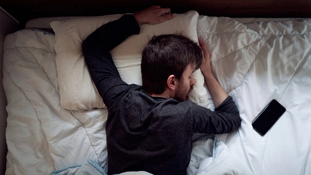 Tres semanas sin celular mejoran sueño y salud mental de miles de jóvenes