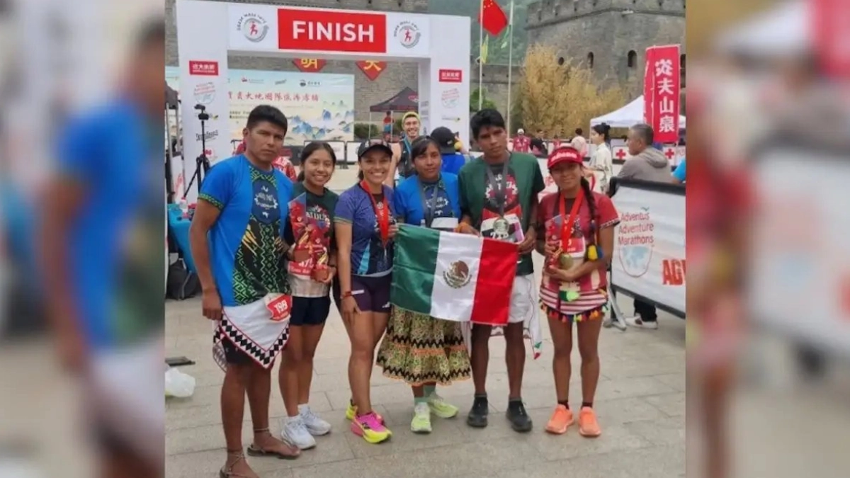 México conquista la Muralla China con histórica actuación de atletas indígenas