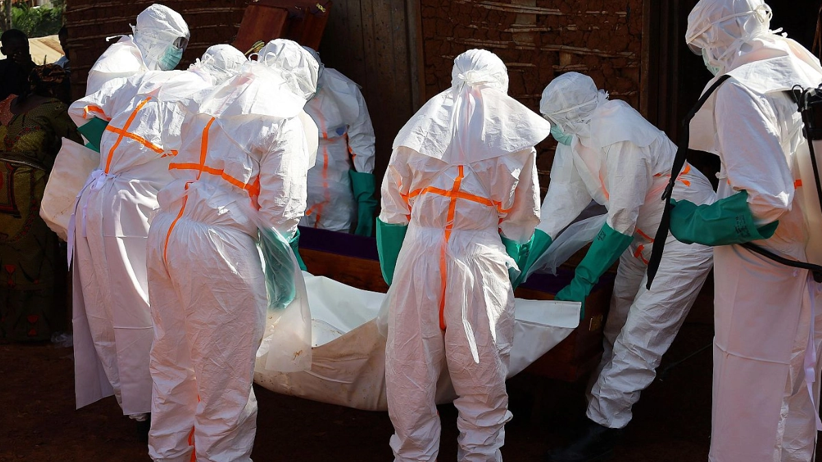 México activa filtros sanitarios por brote de ébola y recomienda posponer viajes desde tres países africanos