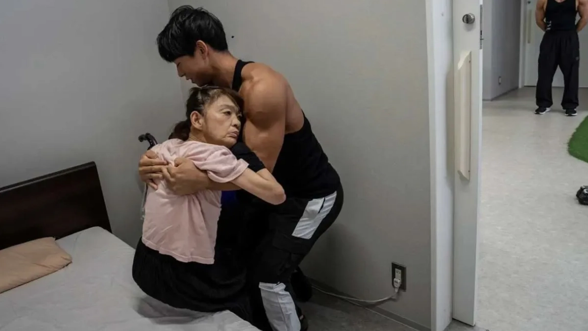 Japón recurre a luchadores de MMA y sumo para enfrentar crisis en el cuidado de adultos mayores