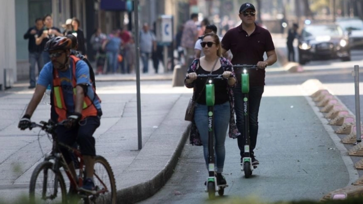 CDMX obligará a emplacar monopatines y motos eléctricas de alta velocidad a partir de julio de 2026